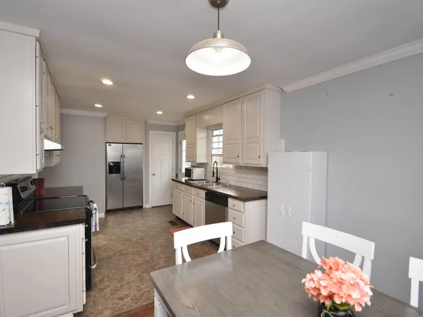 170 Ash St, Calvert City, KY 42029