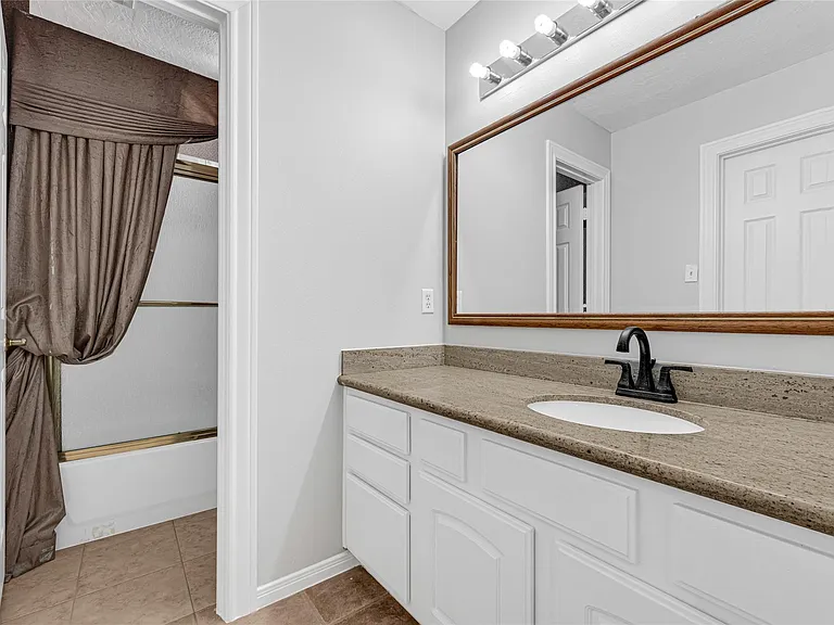 8619 Arranmore Ln — Photo 23