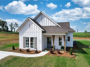 800 Village Dr, Opelika, AL