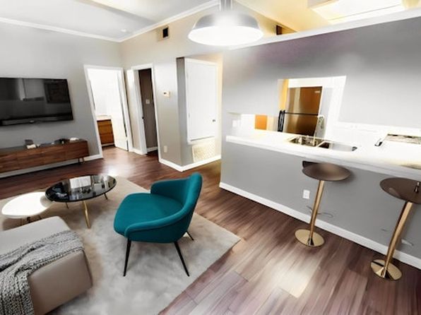 402 E 30th St APT 201