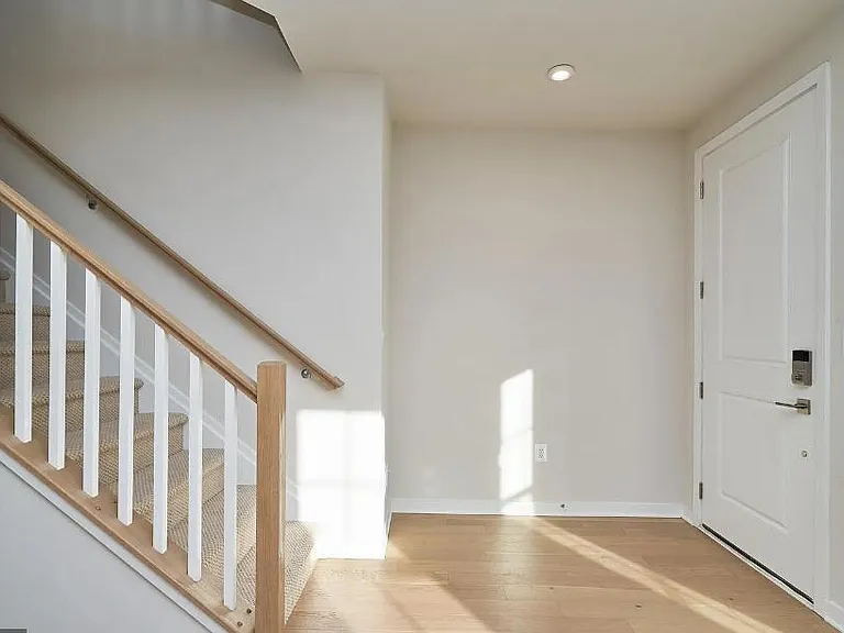 43522 Centergate Dr — Photo 3
