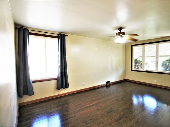 4th image of 2850 W 99th St