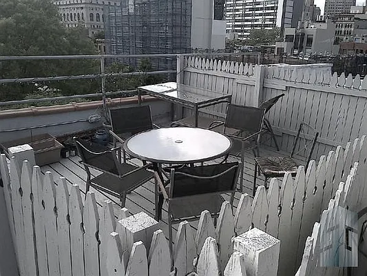 Rented by Skyline Group Real Estate | media 18