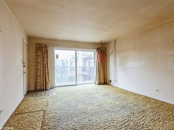 2nd image of 9418 Bay Colony Dr APT 2s