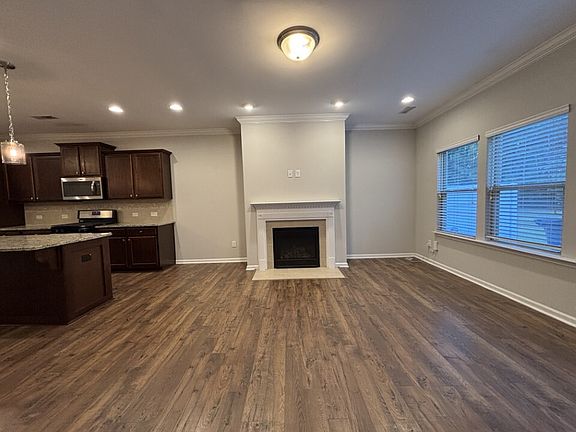4th image of 318 Princess Pl #1
