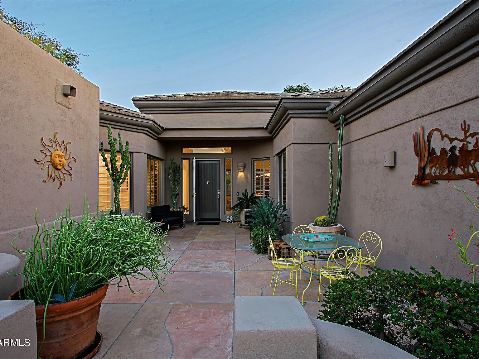 3 bed, 2.5 bath, 2360 sqft, $3,000 — Photo 2