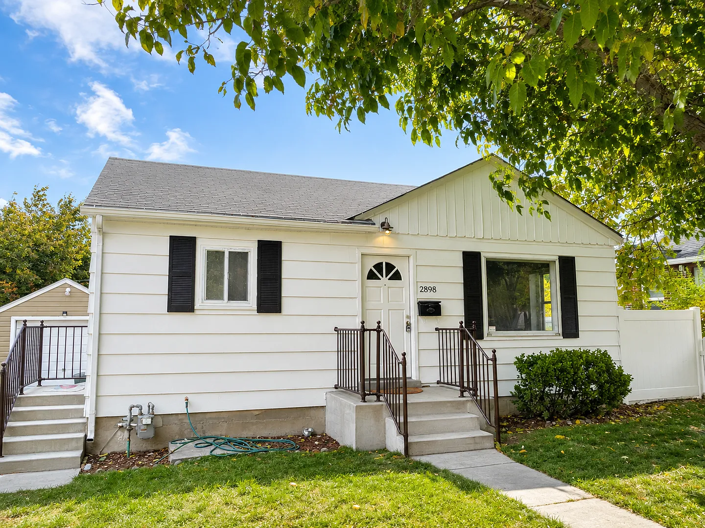 3 Bed, 2 Bath Salt Lake City Home with 1-Car Garage — Photo 1