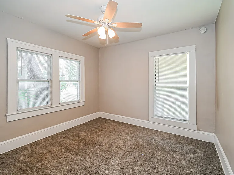 914 Allison St — Photo 14