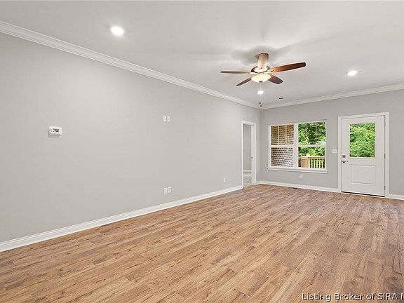 4th image of 828 Kings Ct