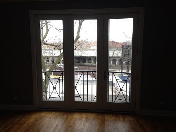 2nd image of 5057 N Northwest Hwy