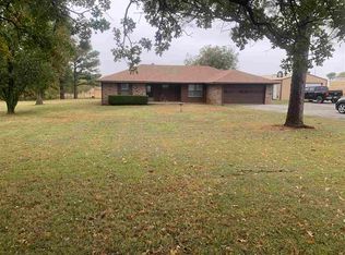 279877 Woodside Dr, Comanche, OK 73529