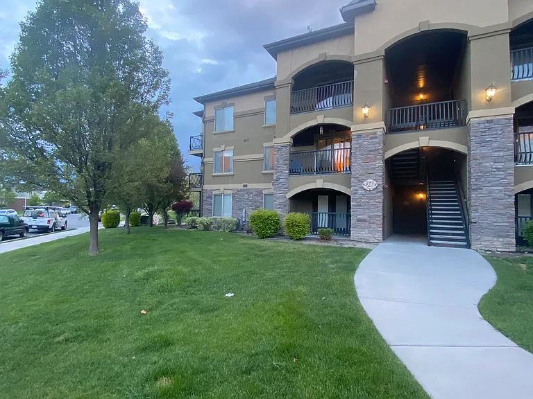 425 S 2220 W #203 — Photo 24