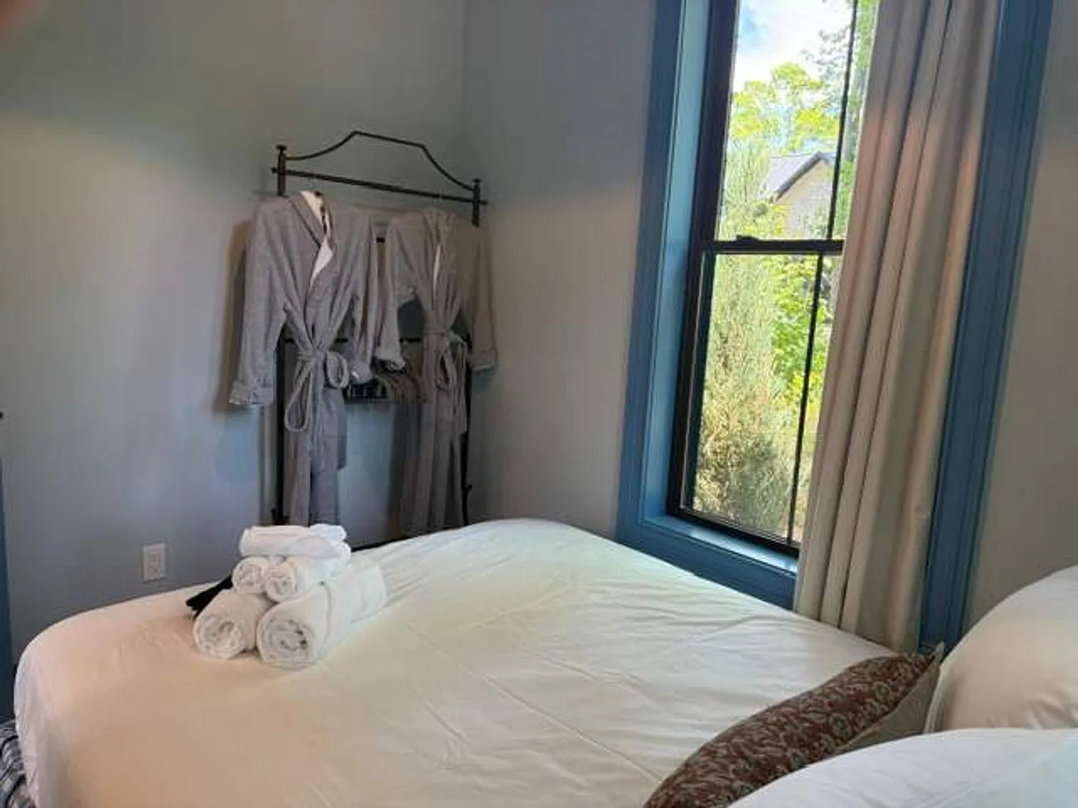 2 bed, 1.0 bath, 527 sqft, $7,916 — Photo 4