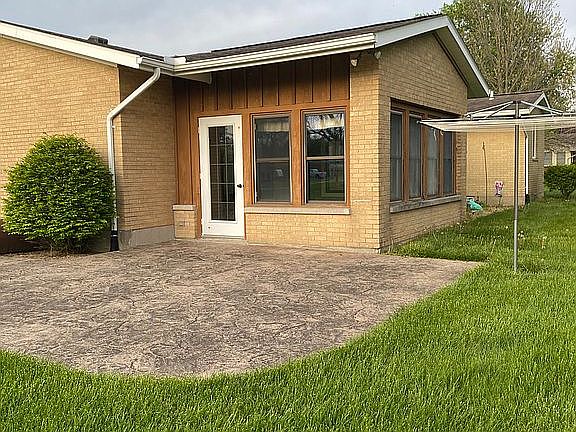 3rd image of 9969 Grandview Dr