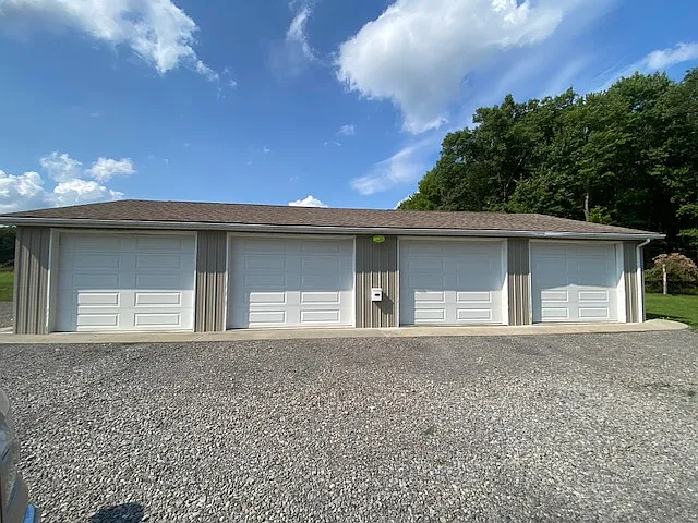 213-215 Old Brick Rd — Photo 4