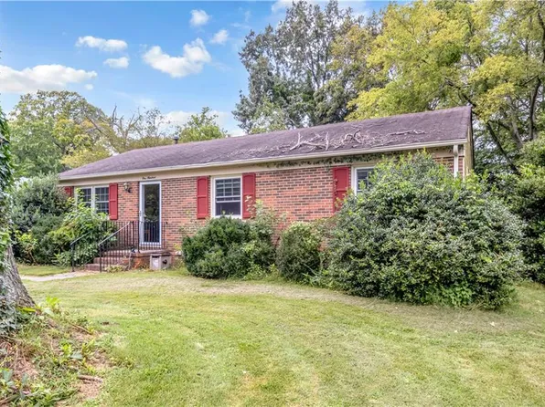 100 Schooner Dr, Newport News, VA 23602