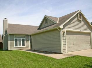 506 Yorkshire Dr, Lawrence, KS 66049