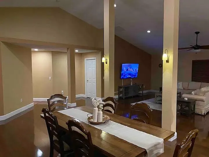 1041 SW John Maccormack Ter — Photo 6
