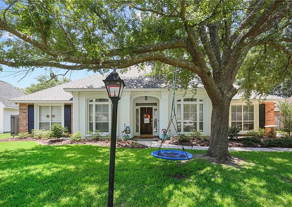 1st image of 751 Rue Marseille