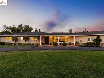 10950 Lochard St, Oakland, CA, 94605