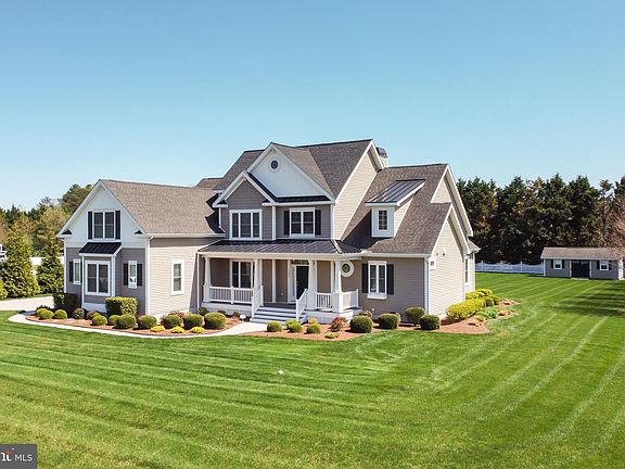 2nd image of 14870 Heron Ct