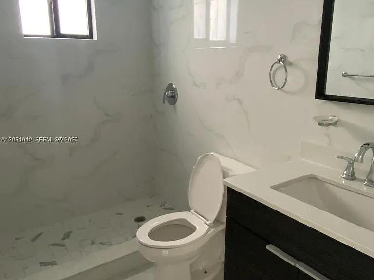 423 E 27th St #302 — Photo 10