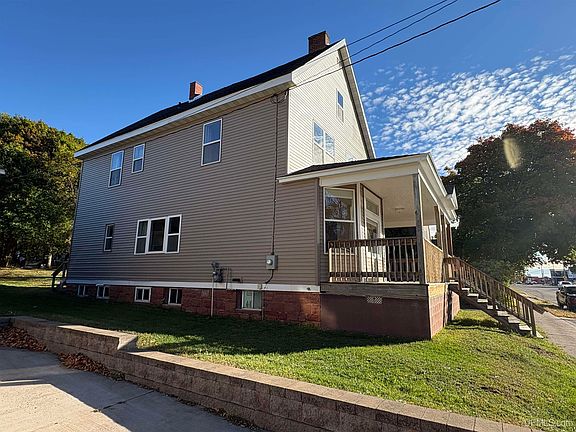 3rd image of 937 Quincy St