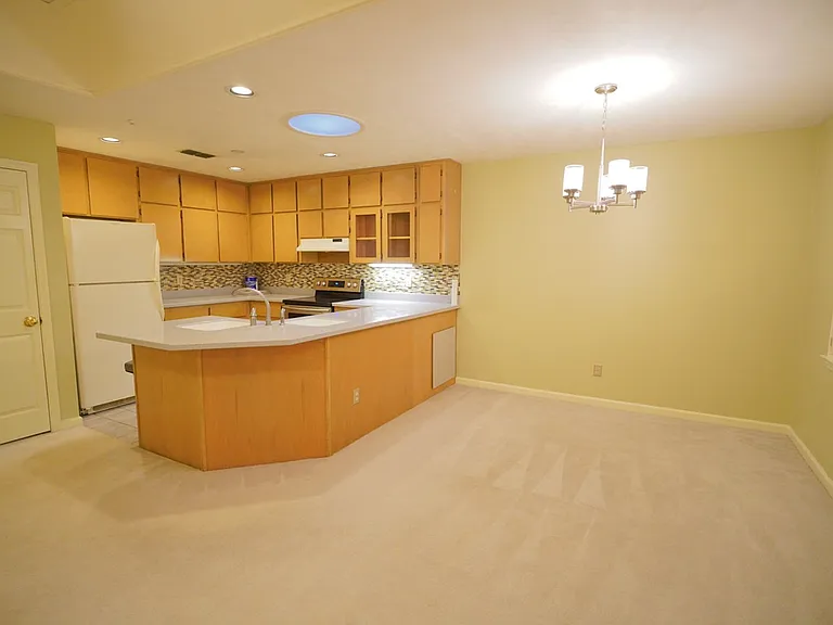 4424 Stratfordshire Ct — Photo 5
