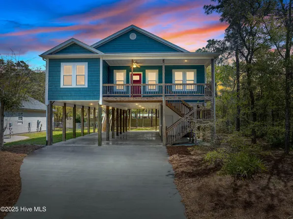 206 NE 46th Street, Oak Island, NC 28465