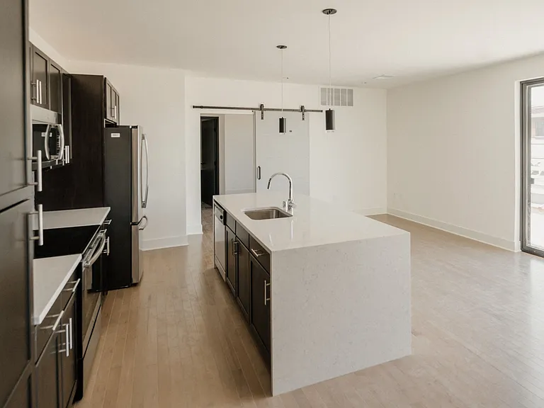 Maxwell Lofts — Photo 61