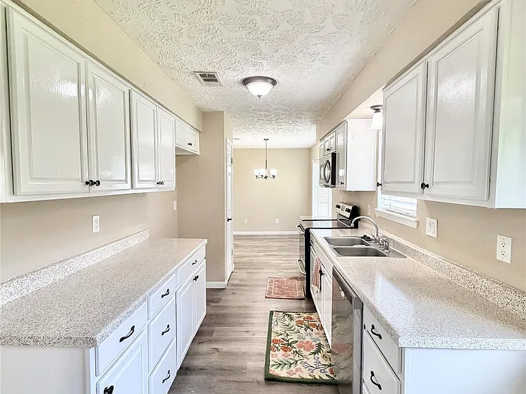 13330 Cologne Dr — Photo 8