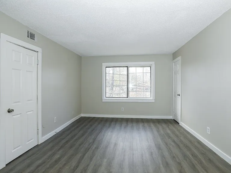 2055 Alison Ct SW #7 — Photo 4