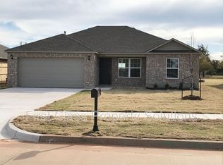 1716 W Antler Way, Mustang, OK 73064