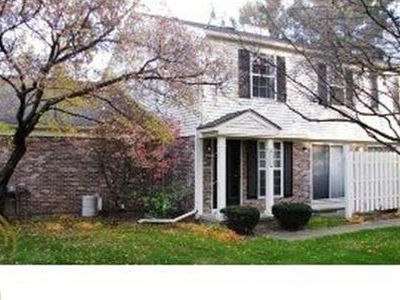 2097 Hidden Meadows Dr UNIT B, Walled Lake, MI, 48390