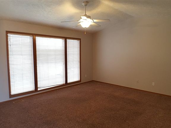 4th image of 23519 E Maxwell Ct