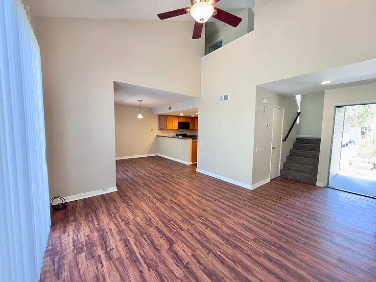 3655 Constellation Rd — Photo 5