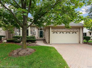 9396 Arbor Ct, Plymouth, MI 48170