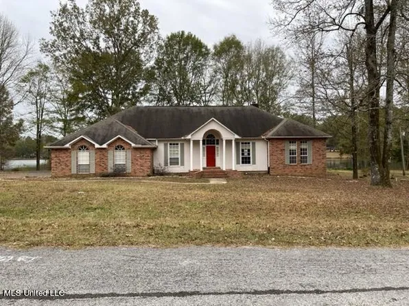4302 Pine Lake Dr, Terry, MS 39170