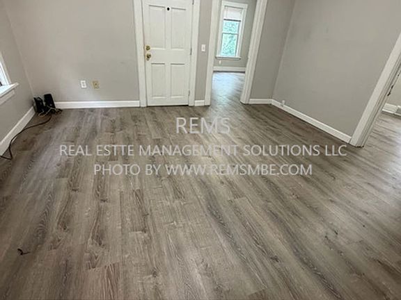 2nd image of 947 Williamson St APT 1