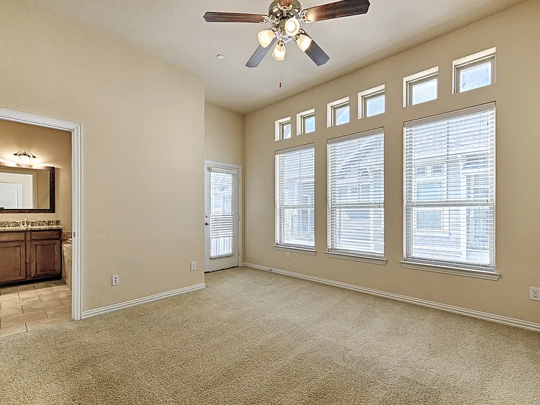 2326 Stutz Dr #117 — Photo 19