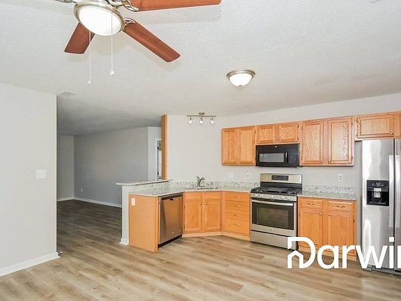 3rd image of 5521 Crown Woods Cir