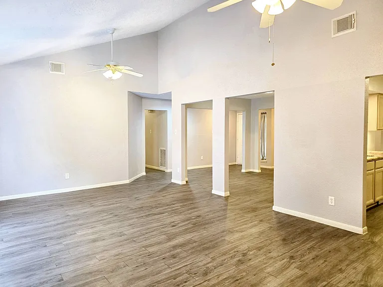 22619 Deville Dr — Photo 6