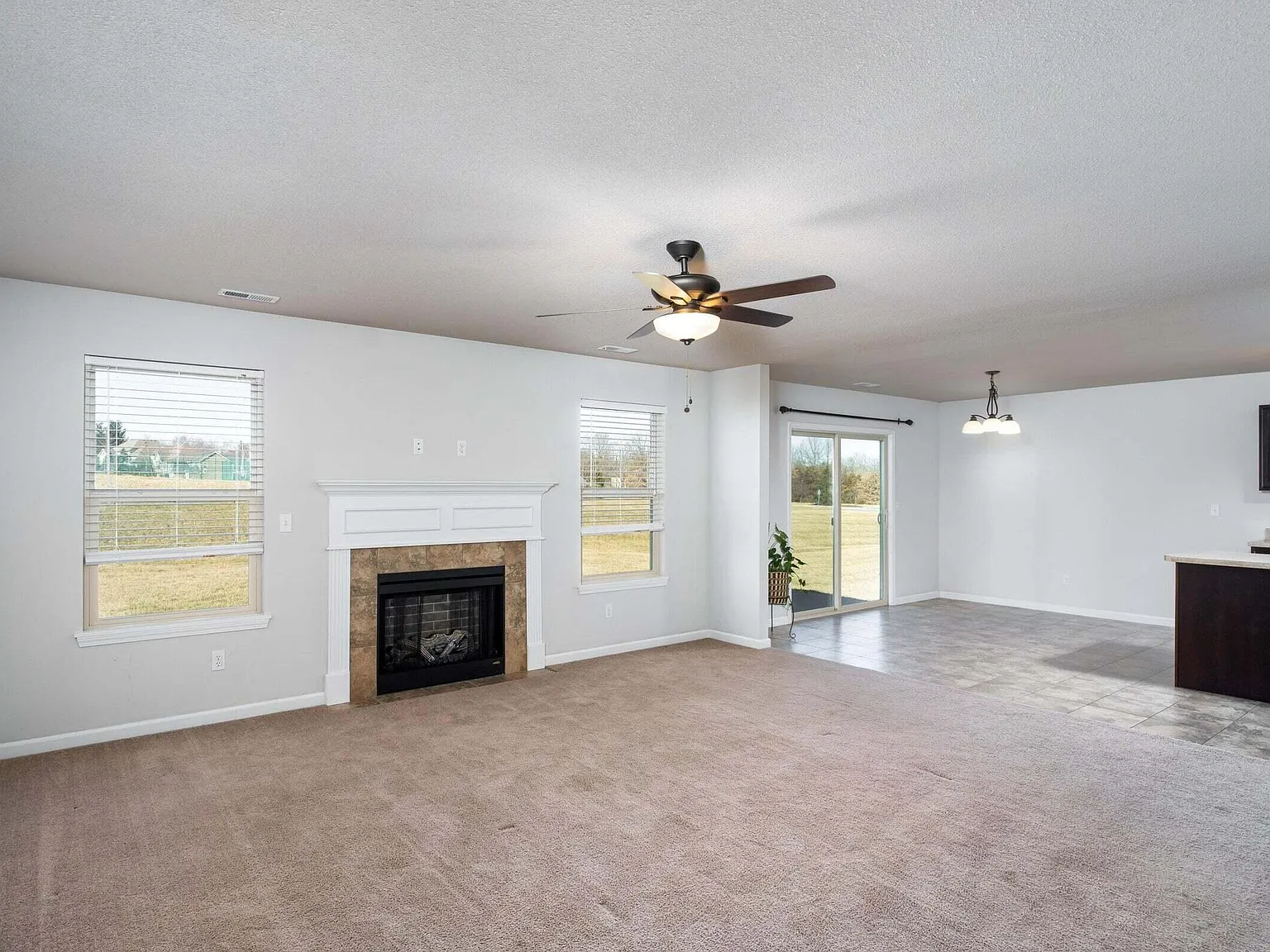 3 bed, 2.0 bath, 1536 sqft, $2,095 — Photo 1