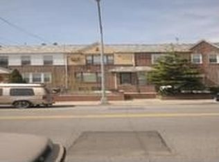 5354 65th Pl, Maspeth, NY 11378