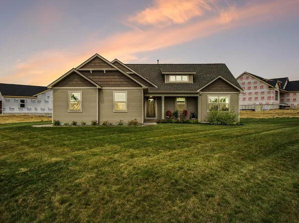 4612 Owl View Dr, Traverse City, MI 49685