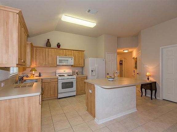 5th image of 11401 Shoal Creek Dr
