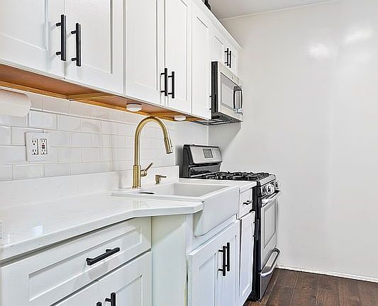 3rd image of 52-25 39th Rd APT 2C