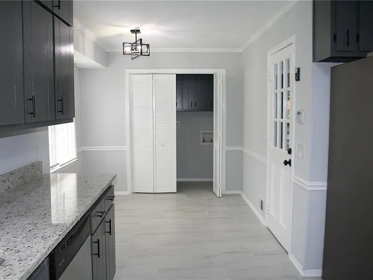 2075 Pinewood Dr — Photo 16