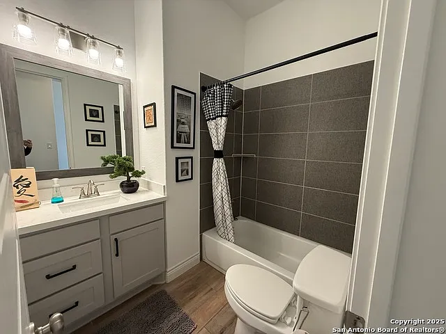 2216 Prado Dr — Photo 24