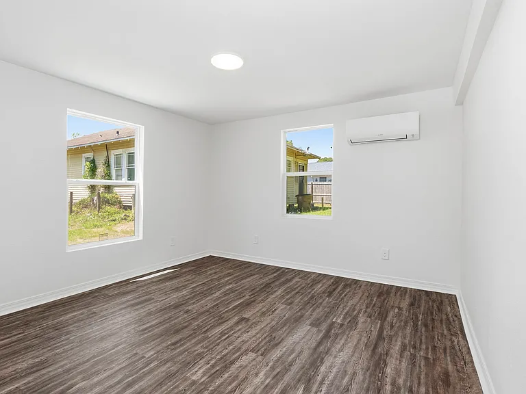 377 Tuttle Ave #A — Photo 4